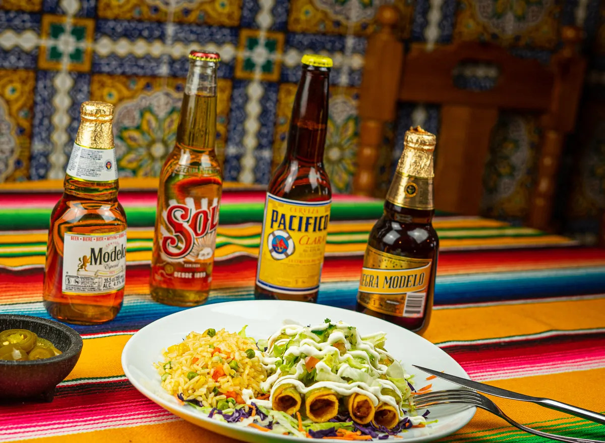 Cervezas mexicanas Modelo, Sol, Pacífico y Negra Modelo